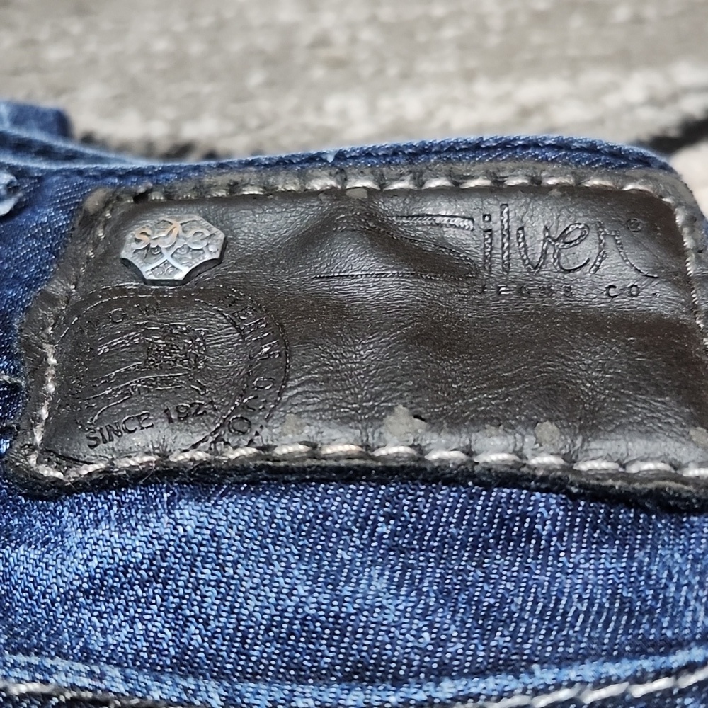 SILVER SUKI 17 MID-RISE LONG EMBROIERED BOOT-LEG DARK-BLUE DENIM JEAN - Picture 3 of 14